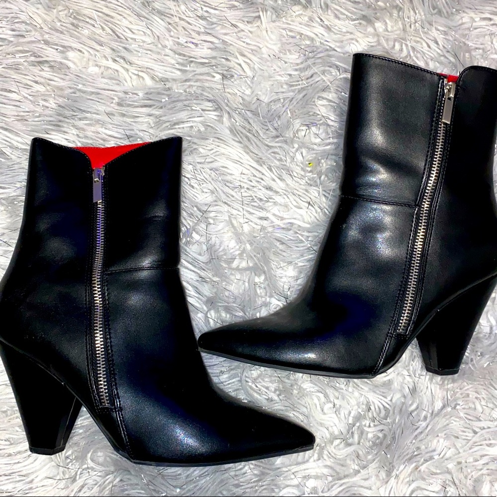 gorgeous black boots!